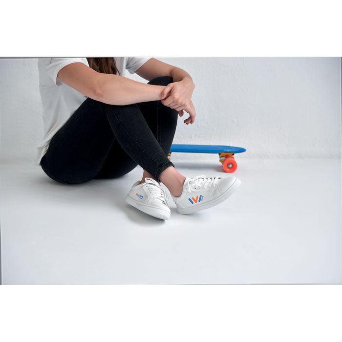 BLANCOS. Scarpe da ginnastica in PU 37